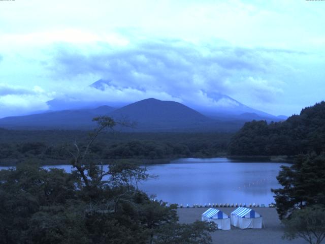 精進湖からの富士山