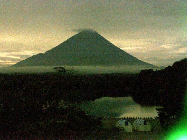 精進湖からの富士山