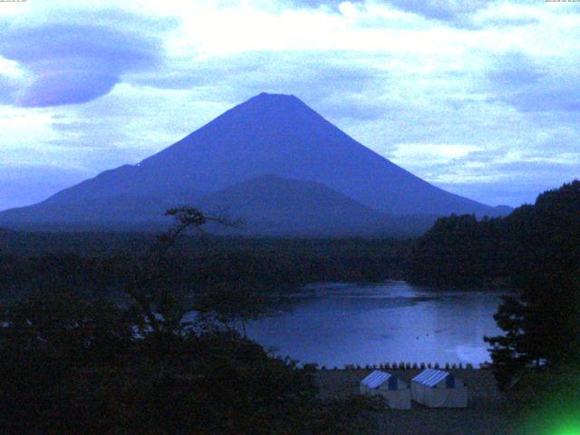 精進湖からの富士山