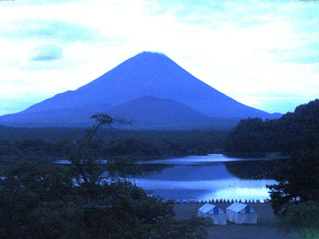 精進湖からの富士山