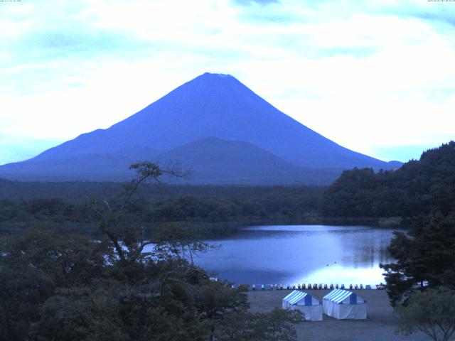 精進湖からの富士山