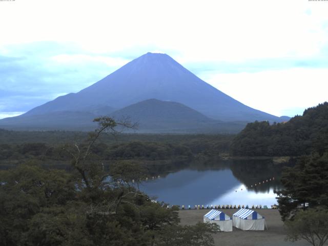 精進湖からの富士山