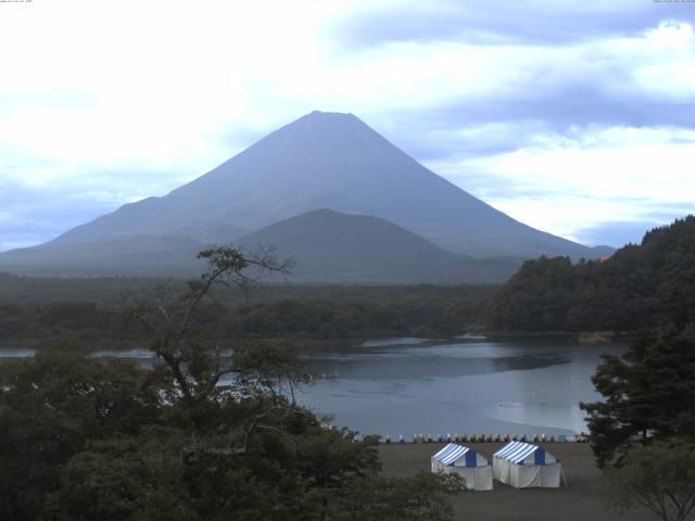 精進湖からの富士山