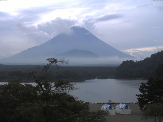 精進湖からの富士山