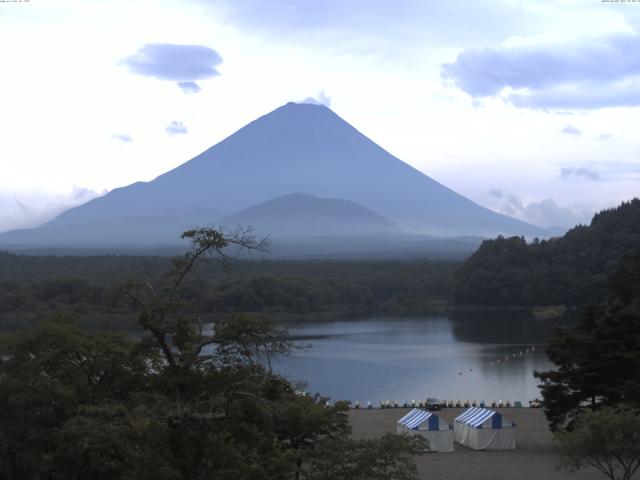 精進湖からの富士山