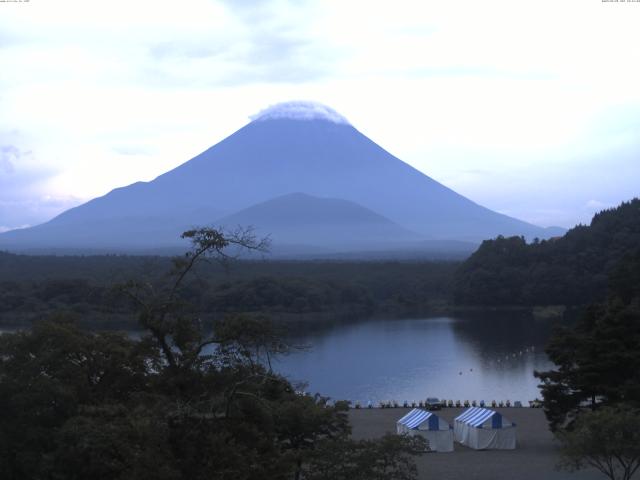 精進湖からの富士山