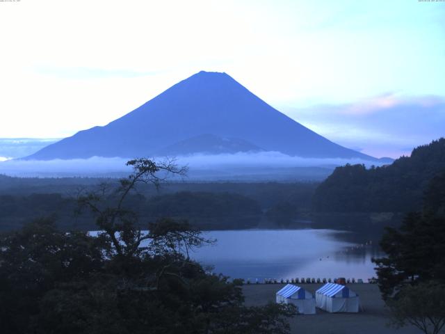 精進湖からの富士山