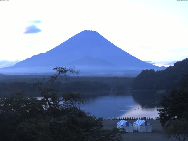 精進湖からの富士山