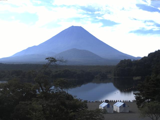 精進湖からの富士山