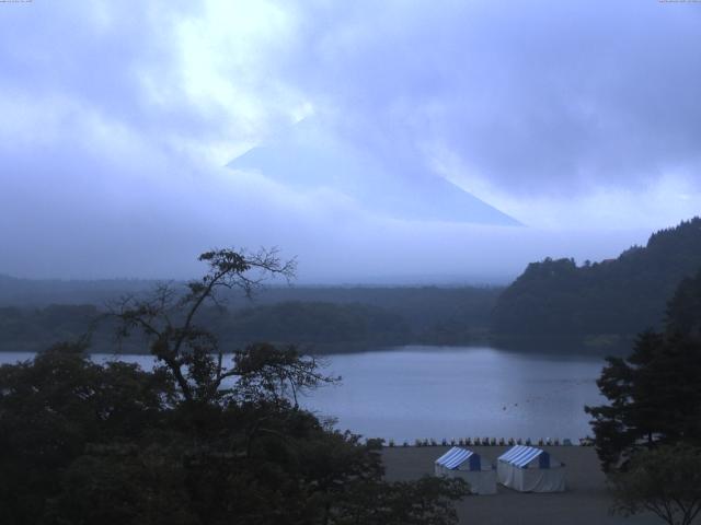 精進湖からの富士山