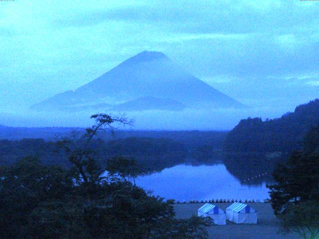 精進湖からの富士山