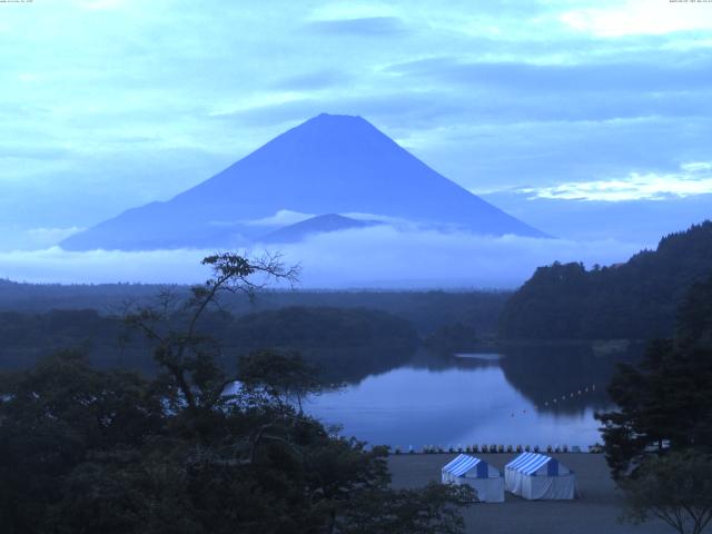 精進湖からの富士山