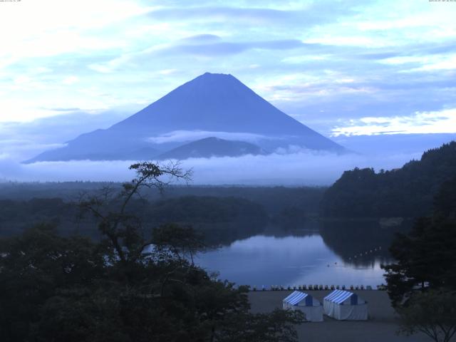 精進湖からの富士山