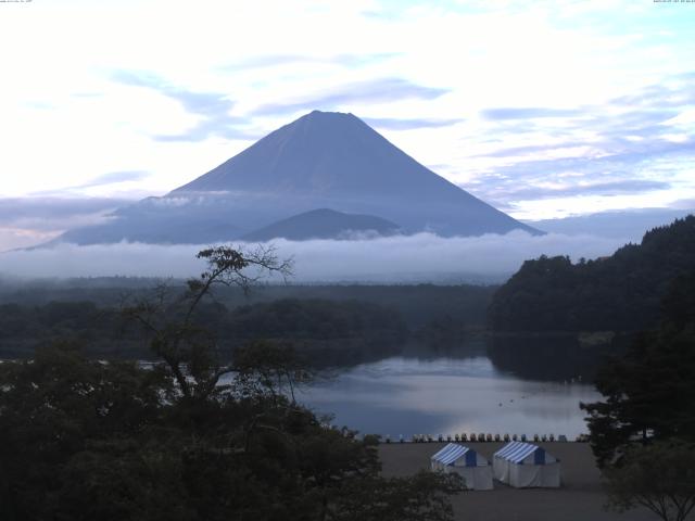 精進湖からの富士山