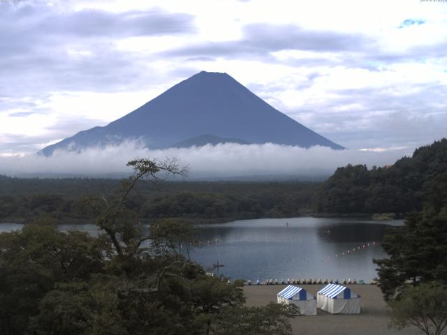 精進湖からの富士山