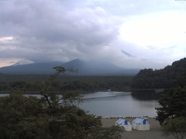 精進湖からの富士山