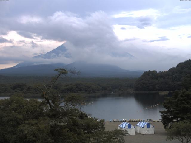 精進湖からの富士山