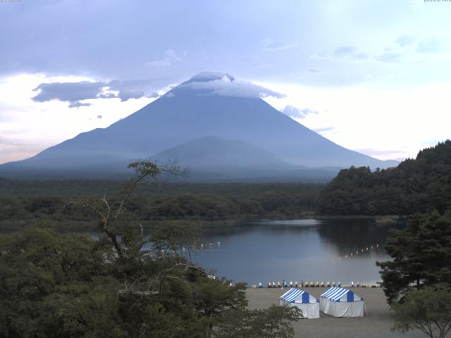 精進湖からの富士山