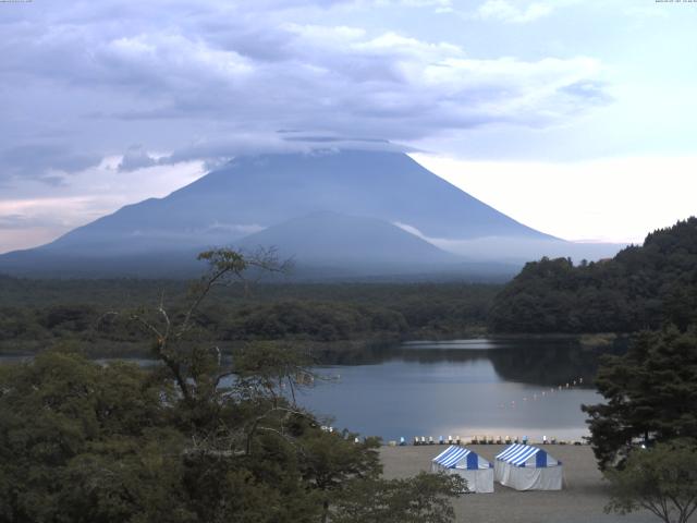 精進湖からの富士山