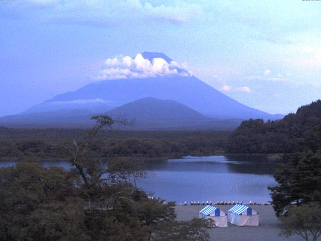 精進湖からの富士山