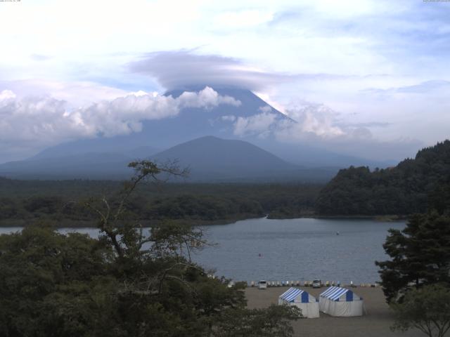 精進湖からの富士山