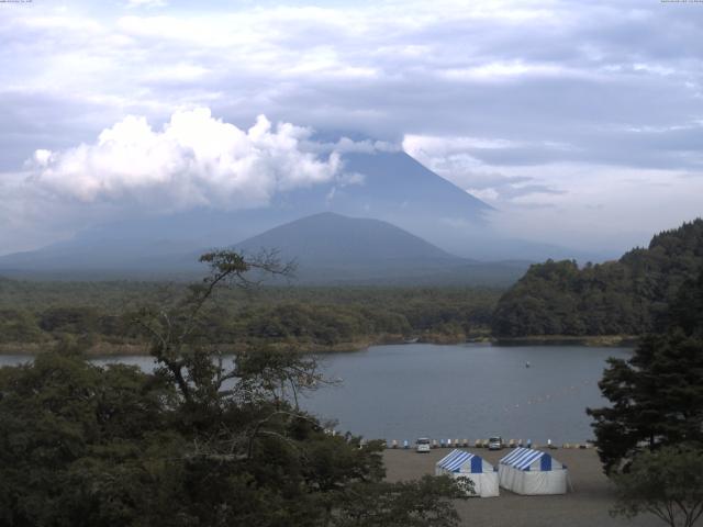 精進湖からの富士山