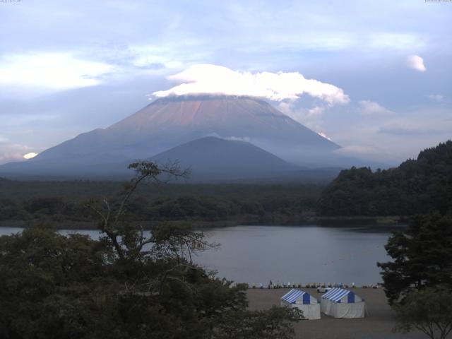 精進湖からの富士山