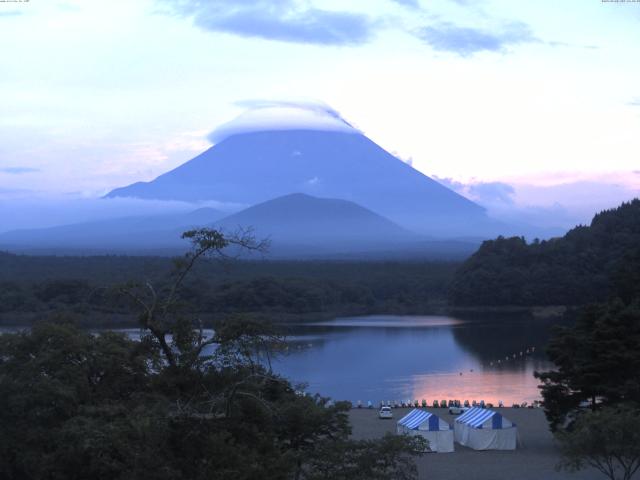 精進湖からの富士山