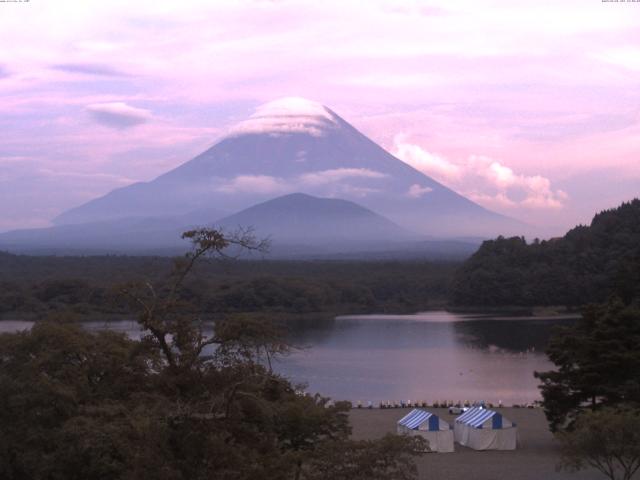 精進湖からの富士山