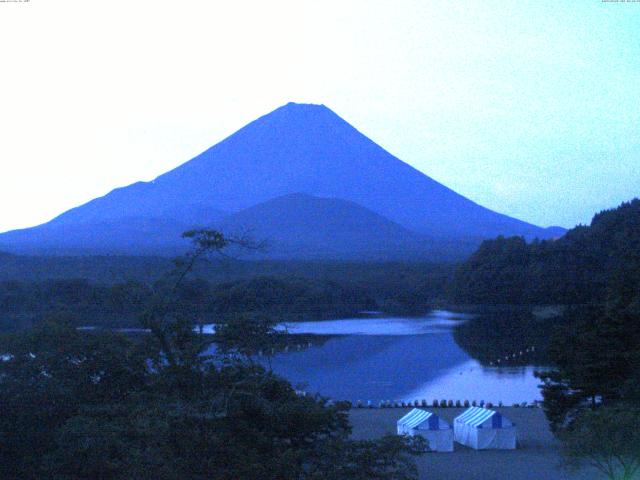 精進湖からの富士山