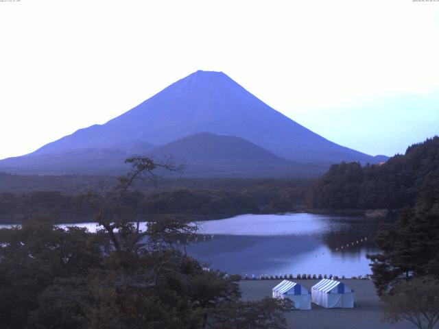 精進湖からの富士山