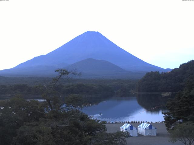 精進湖からの富士山