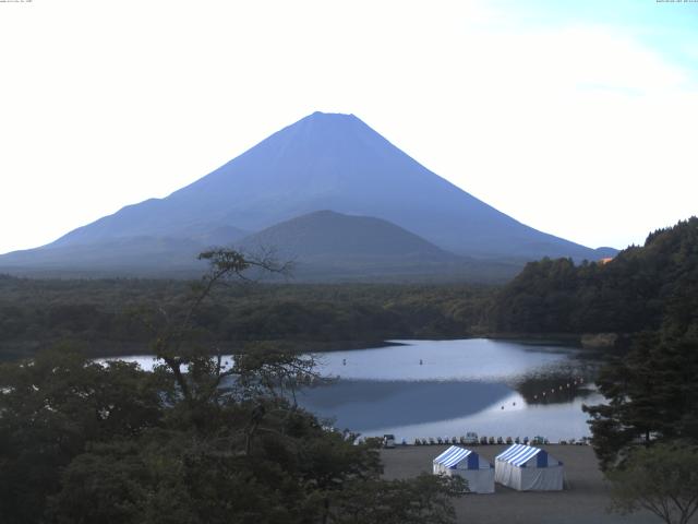 精進湖からの富士山