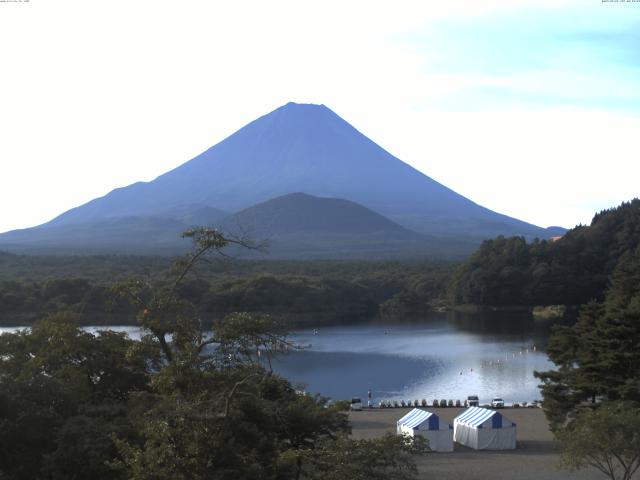 精進湖からの富士山