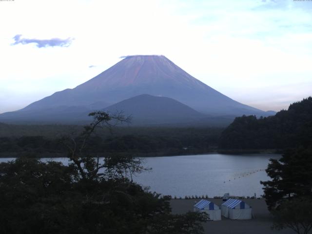 精進湖からの富士山