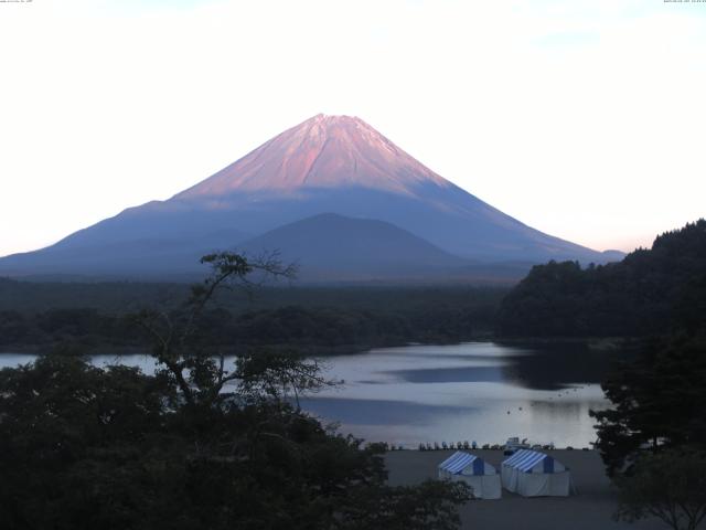 精進湖からの富士山