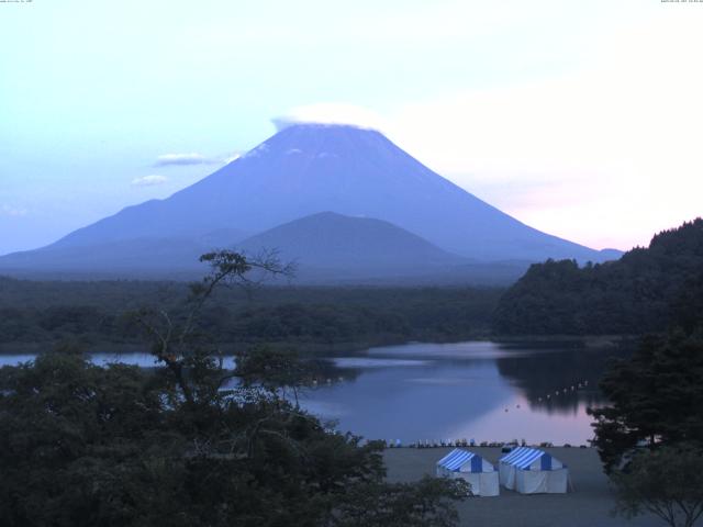 精進湖からの富士山