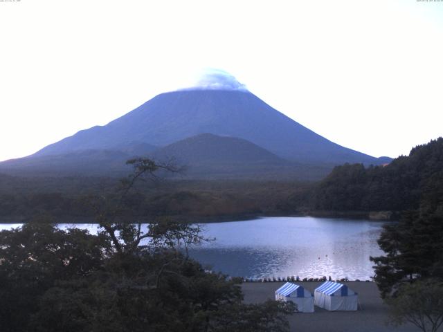 精進湖からの富士山