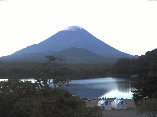 精進湖からの富士山