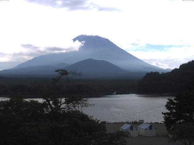 精進湖からの富士山