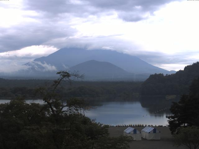 精進湖からの富士山