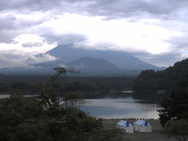 精進湖からの富士山