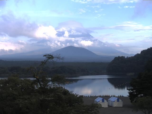 精進湖からの富士山