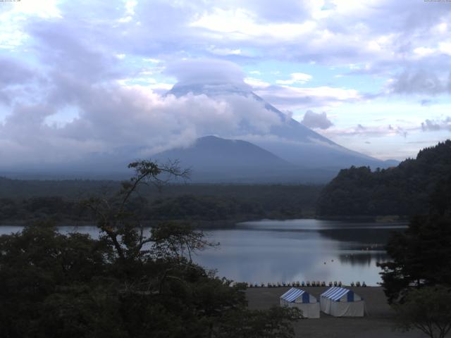 精進湖からの富士山