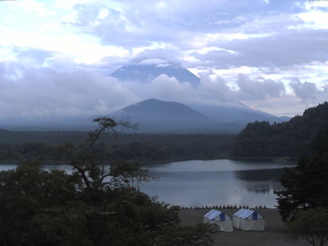 精進湖からの富士山