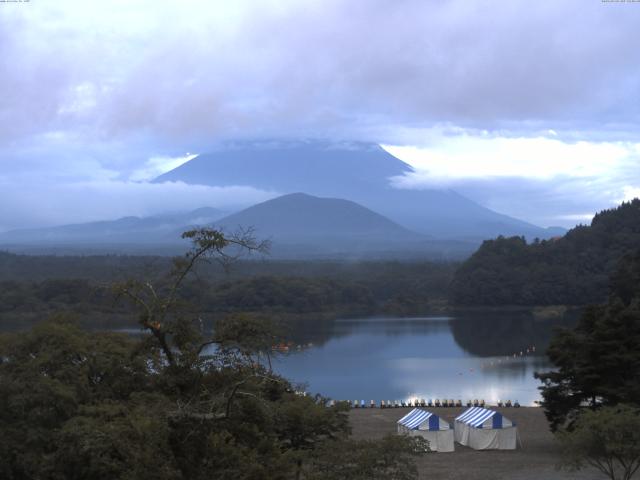 精進湖からの富士山