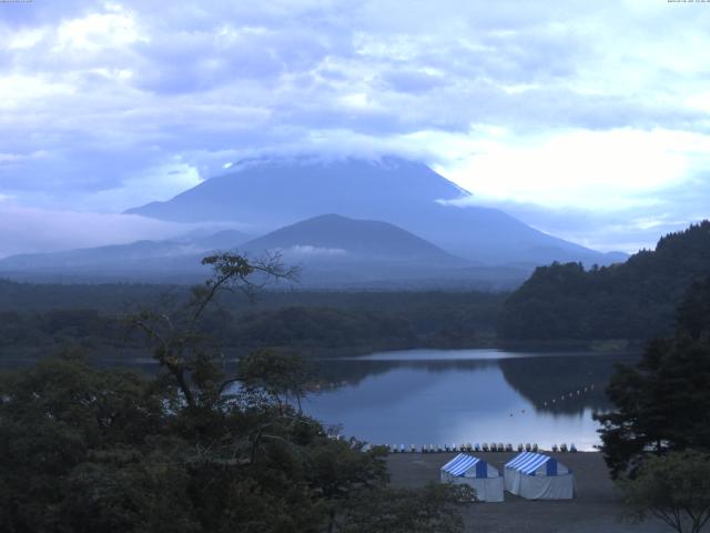 精進湖からの富士山