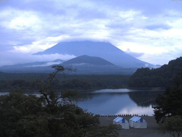 精進湖からの富士山