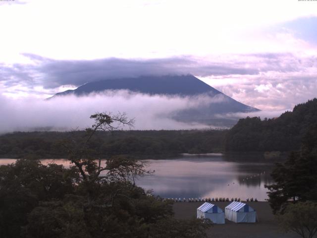 精進湖からの富士山