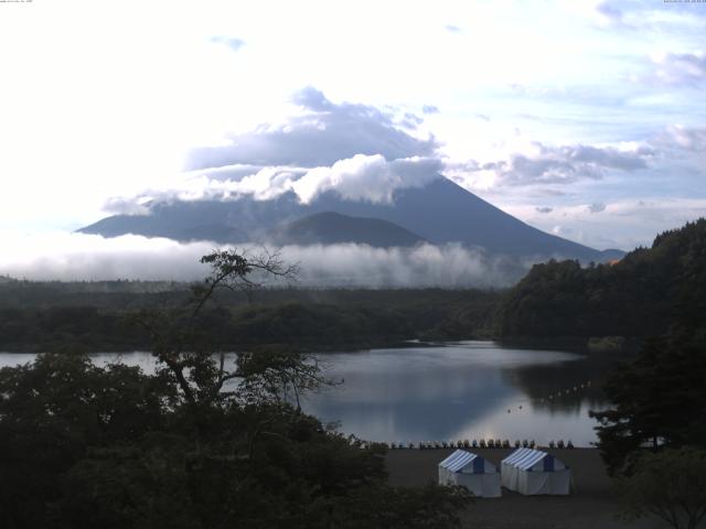 精進湖からの富士山